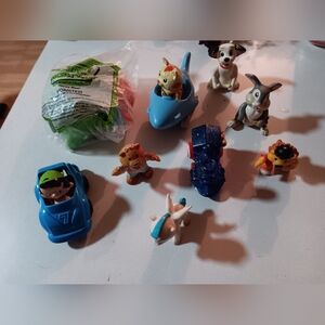 !Lot of 9 kids meal toys